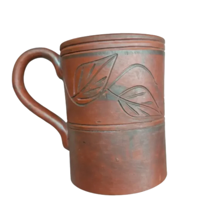 হাতে তৈরি মাটির মগ